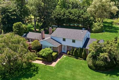 279 Hillcrest Ln, Oyster Bay, NY, 11771-2808 | Card Image