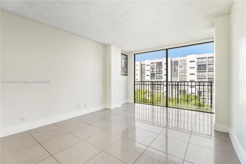 apt-707-17011 N Bay Rd, Sunny Isles Beach, FL, 33160-3632 | Card Image