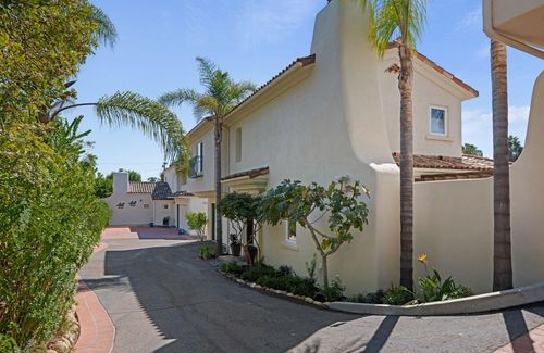 a-1010 E De La Guerra St, SANTA BARBARA, CA, 93103-2450 | Card Image