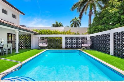 472 Sunset Dr, House other with 7 bedrooms, 5 bathrooms and null parking in Hallandale Beach FL | Image 3