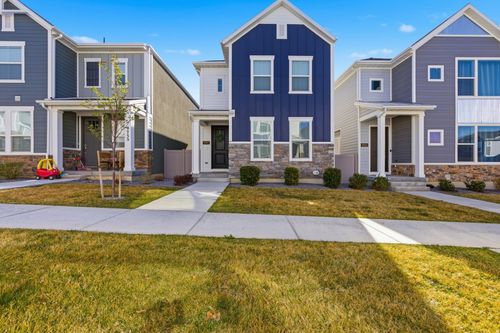 9747 N Ashgrove Ln, Highland, UT, 84003-8990 | Card Image