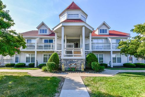 2237 Landings Lane, Delavan, WI, 53115 | Card Image