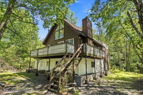 6520 Runnymead Ln, Tobyhanna, PA, 18466-3252 | Card Image