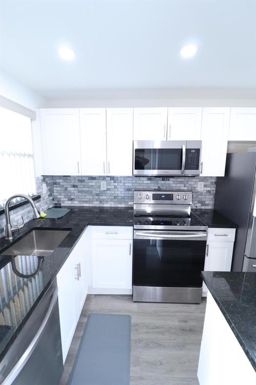 apt-102-2900 N Pine Island Rd, Sunrise, FL, 33322-1436 | Card Image