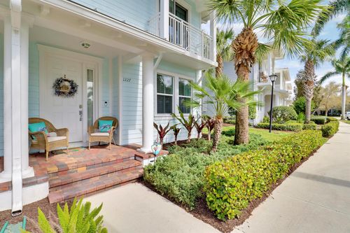 1227 N Community Dr, Jupiter, FL, 33458-8394 | Card Image