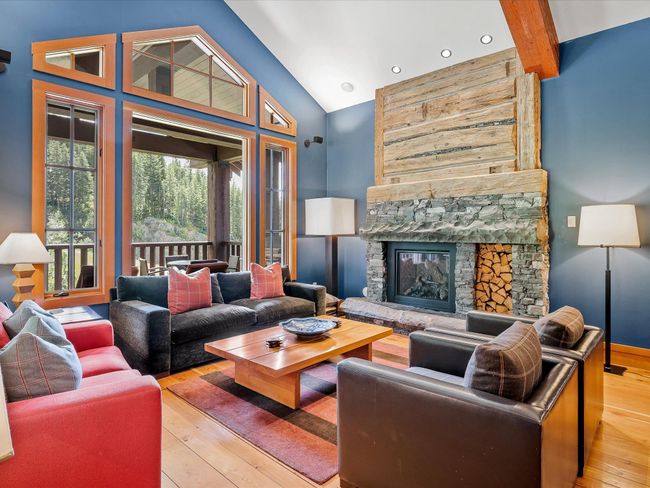10B - 2300 Nordic Drive, Townhouse with 3 bedrooms, 3 bathrooms and 3 parking in Whistler BC | Image 2