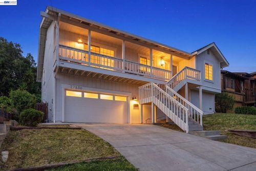 27836 E 16th St, Hayward, CA, 94544-4229 | Card Image