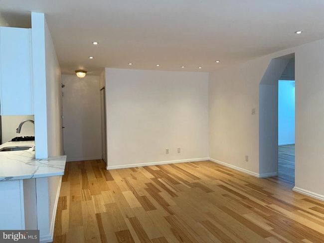 APT-708 - 1810 Rittenhouse Sq, Condo with 2 bedrooms, 1 bathrooms and null parking in PHILADELPHIA PA | Image 5