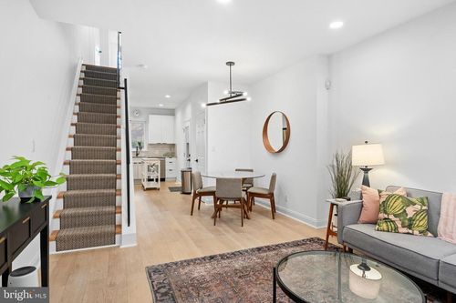 725 S 15th St, PHILADELPHIA, PA, 19146-2213 | Card Image