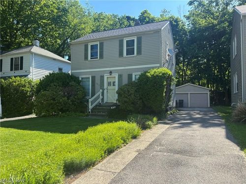 857 Quarry Dr, Cleveland Heights, OH, 44121-2037 | Card Image