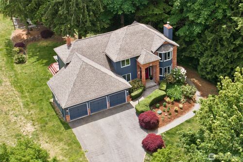 16437 241st Ave Se, Issaquah, WA, 98027-8431 | Card Image