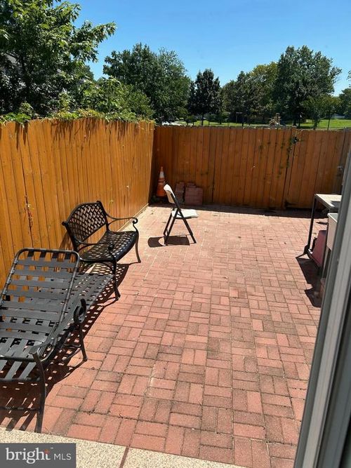 48 Forest Creek Dr, DOVER, DE, 19904-6517 | Card Image