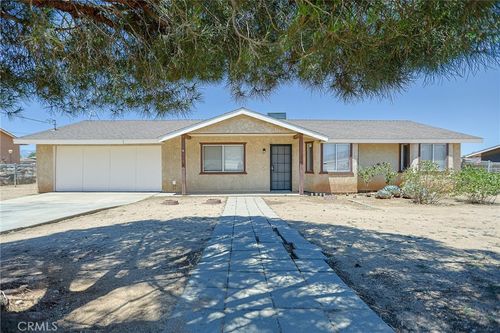11649 3rd Ave, Hesperia, CA, 92345-2056 | Card Image