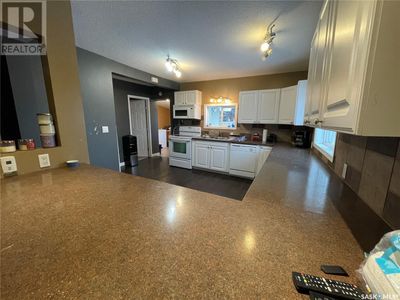 130 5 St, House other with 2 bedrooms, 1 bathrooms and null parking in Bredenbury SK | Image 2