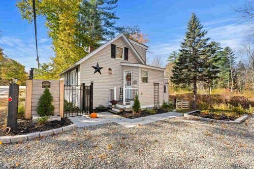 313 Washington Street, Barrington, NH, 03825 | Card Image