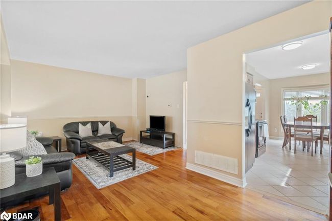 462 Haines St, House other with 3 bedrooms, 3 bathrooms and 3 parking in Beeton ON | Image 15