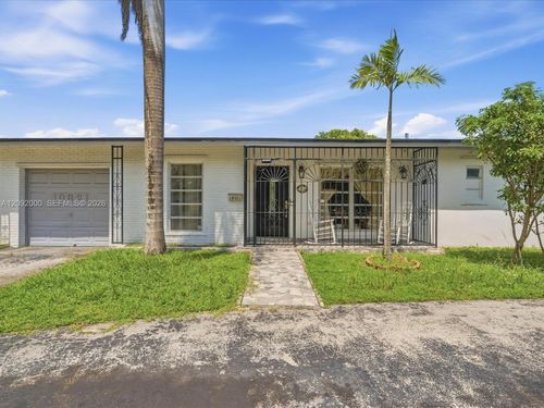 10321 Fairway Heights Blvd, Miami, FL, 33157-1558 | Card Image
