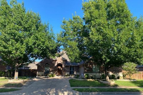 8101 Summerleaf Dr, Arlington, TX, 76001-2958 | Card Image