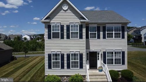 2114 Larkspur Ct, PENNSBURG, PA, 18073-1230 | Card Image