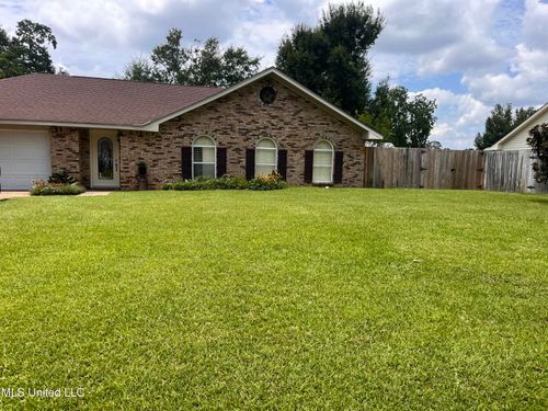 615 N Haven Dr, Biloxi, MS, 39532-4323 | Card Image