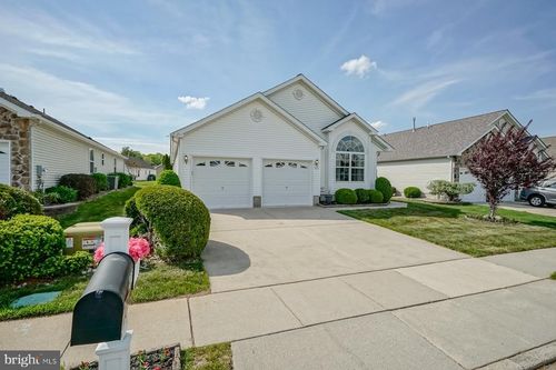 527 Riviera Dr, WILLIAMSTOWN, NJ, 08094-3078 | Card Image