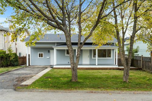 9617 4th St, Sidney, BC, V8L2Y5 | Card Image
