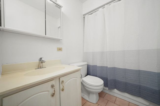 APT-1-16B - 2287 Country Club Dr, Condo with 1 bedrooms, 1 bathrooms and 2 parking in Woodridge IL | Image 12