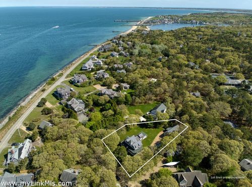 16 Atlantic Ave, Vineyard Haven, MA, 02568-2100 | Card Image