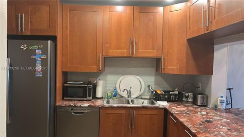 apt-306c-215 Se 3rd Ave, Hallandale Beach, FL, 33009-5684 | Card Image