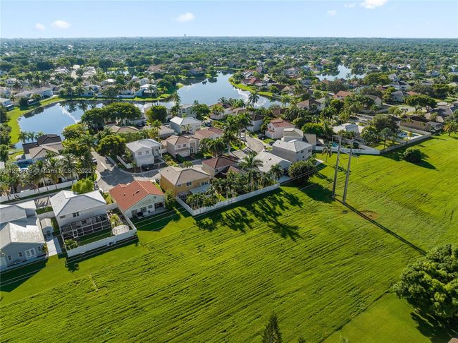 611 Royal Palm Way, House other with 4 bedrooms, 3 bathrooms and null parking in Davie FL | Image 45