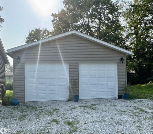 315 S Clark St, Lamoni, IA, 50140-1417 | Card Image