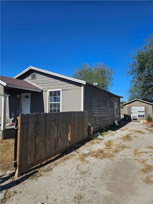 2730 Kitchens St, Corpus Christi, TX, 78405-2915 | Card Image