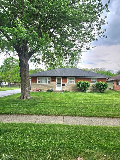 631 Memorial Dr, Beech Grove, IN, 46107-2230 | Card Image