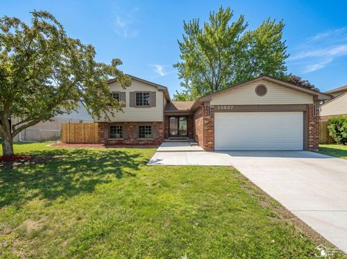 25837 Badger St, Flat Rock, MI, 48134-9543 | Card Image