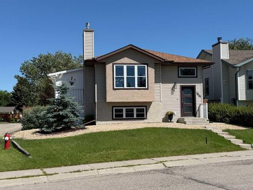 1004 13 St Se, High River, AB, T1V1L4 | Card Image