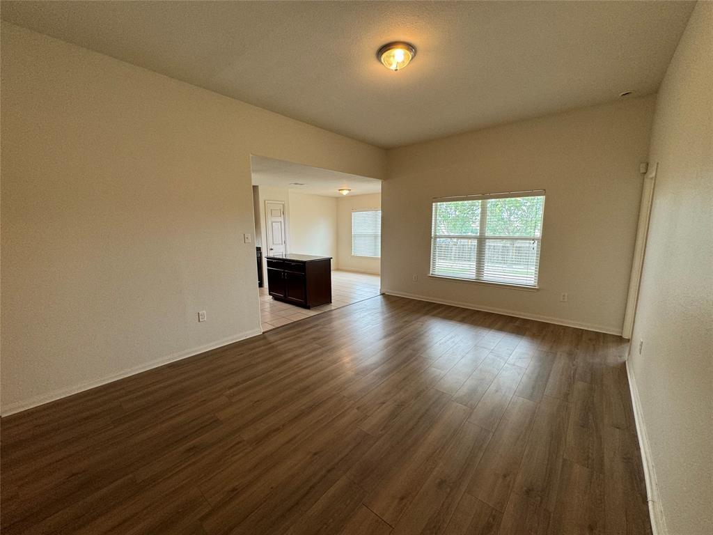 Residential Lease in Manor 2