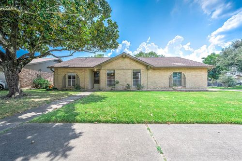 802 Voyager Dr, Houston, TX, 77062-5619 | Card Image