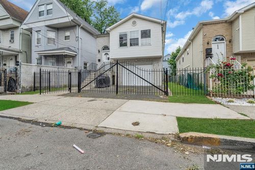 232 4th St, Newark, NJ, 07107-2215 | Card Image