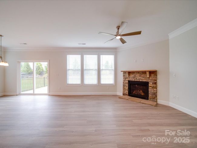 Living Room | Image 16