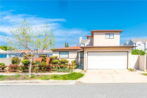 909 Garnet St, Redondo Beach, CA, 90277-3503 | Card Image