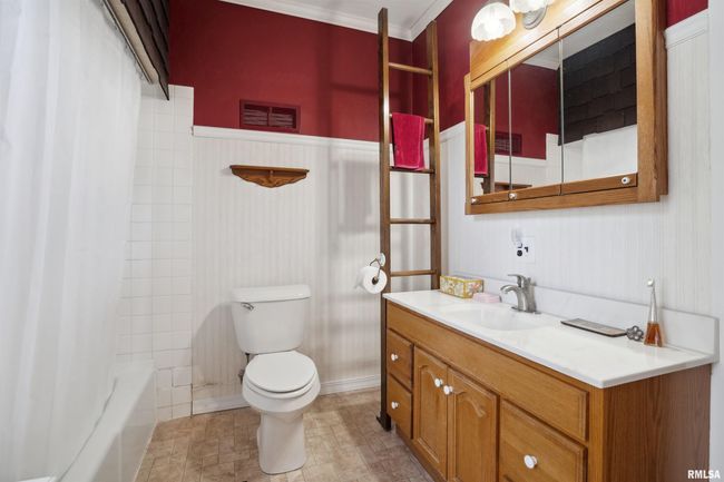 201 W 19 Th Ave, House other with 3 bedrooms, 1 bathrooms and null parking in Coal Valley IL | Image 10