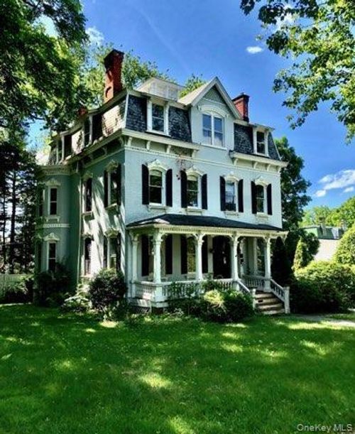 8 Garfield Pl, Poughkeepsie, NY, 12601-4326 | Card Image
