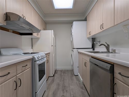 apt-1409-2029 Nuuanu Ave, Honolulu, HI, 96817-2505 | Card Image