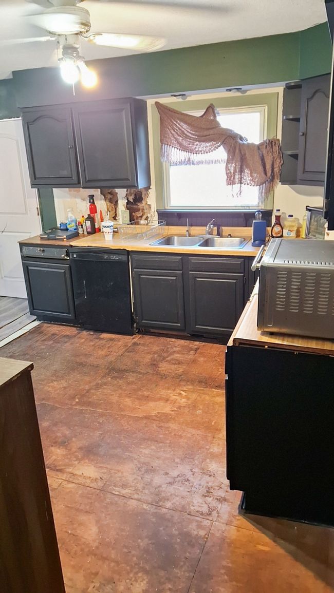 205 Shellhammer St, House other with 3 bedrooms, 2 bathrooms and 2 parking in Harmon IL | Image 4