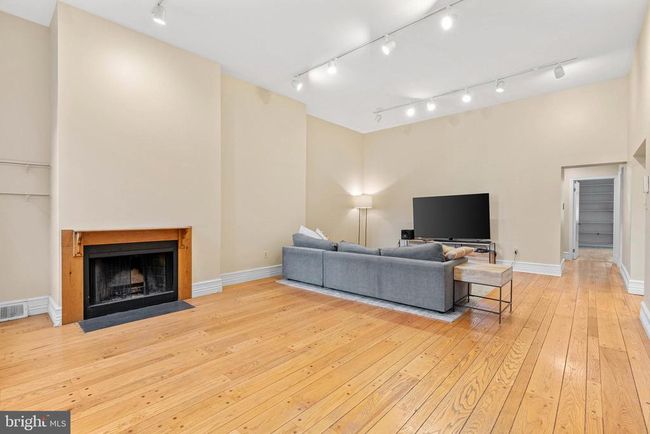 APT-9 - 914 Spruce St, Condo with 2 bedrooms, 2 bathrooms and null parking in PHILADELPHIA PA | Image 5