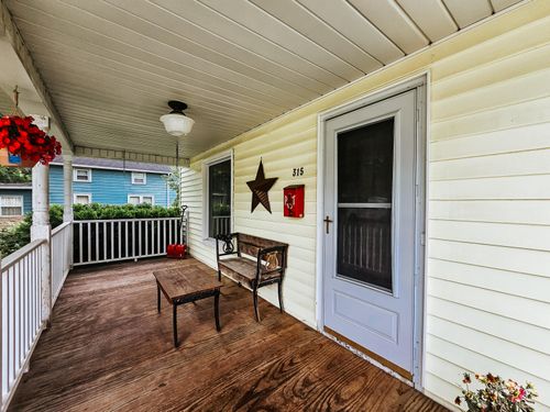 315 North St, Jonesville, MI, 49250-1021 | Card Image