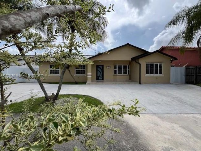17086 Sw 144 Th Ct, House other with 3 bedrooms, 2 bathrooms and null parking in Miami FL | Image 24