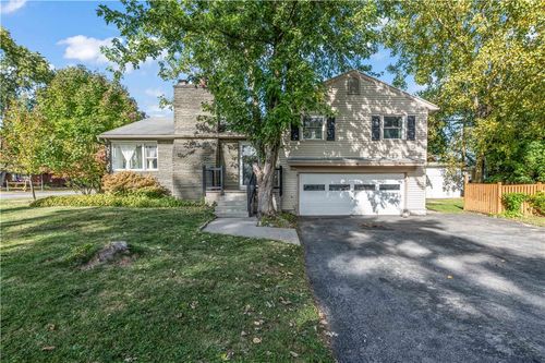 8 Clearbrook Dr, Irondequoit, NY, 14609-2031 | Card Image