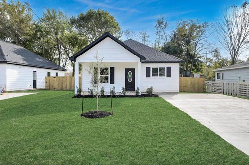 1815 Thompson St, La Marque, TX, 77568-4045 | Card Image