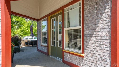 567 David Clayton Ln, Windsor, CA, 95492-7735 | Card Image